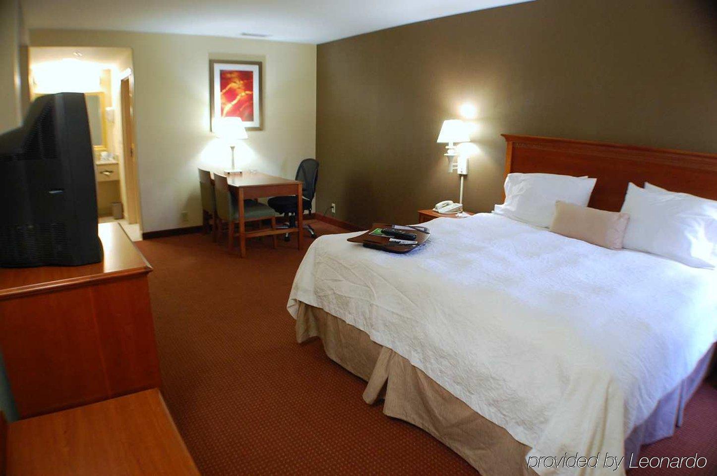 Hampton Inn Linden Room photo